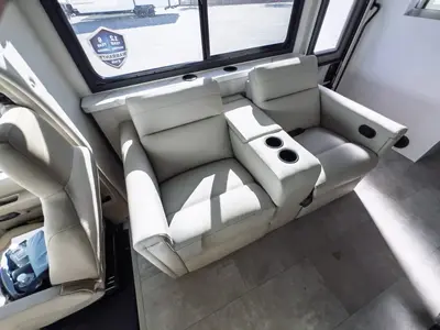 2027 Thor Motor Coach Chateau photo 10