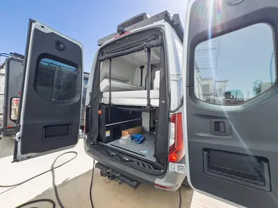 2027 Tiffin Motorhomes GH1 photo 2