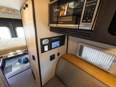 2027 Tiffin Motorhomes GH1 photo 7