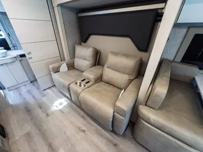 2027 Tiffin Motorhomes Wayfarer photo 13