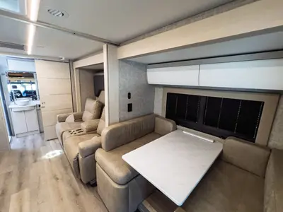 2027 Tiffin Motorhomes Wayfarer photo 7
