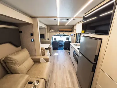 2027 Tiffin Motorhomes Wayfarer photo 4