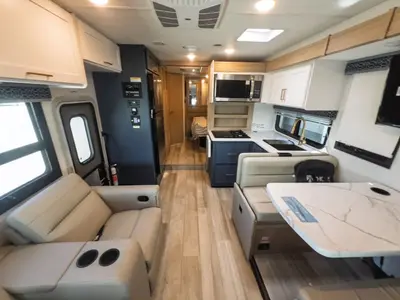 2027 Thor Motor Coach Quantum photo 6