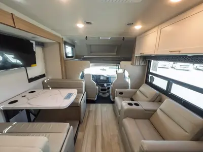 2027 Thor Motor Coach Quantum photo 4