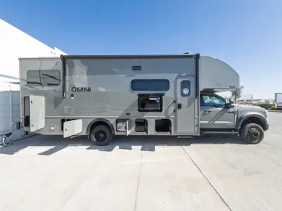 2027 Thor Motor Coach Omni photo 28
