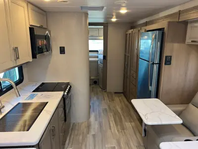 2027 Thor Motor Coach Omni photo 5