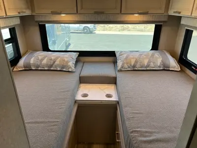 2027 Thor Motor Coach Omni photo 21