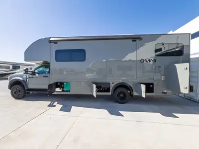 2027 Thor Motor Coach Omni photo 30