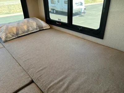 2027 Thor Motor Coach Omni photo 25