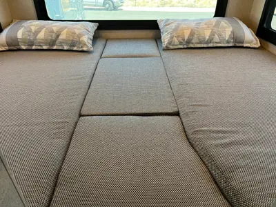 2027 Thor Motor Coach Omni photo 24