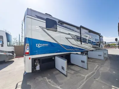 2027 Fleetwood Discovery photo 19