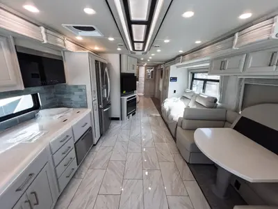 2027 Fleetwood Discovery photo 5