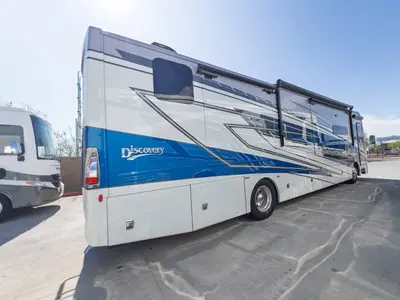2027 Fleetwood Discovery photo 18