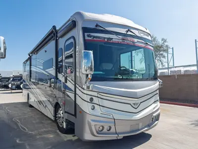2027 Fleetwood Discovery exterior