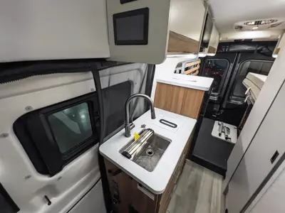 2027 Thor Motor Coach Talavera photo 9