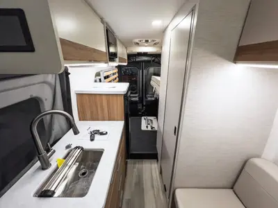 2027 Thor Motor Coach Talavera photo 6