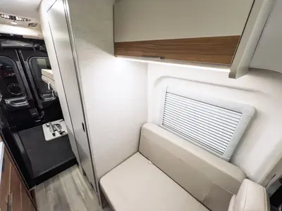 2027 Thor Motor Coach Talavera photo 7