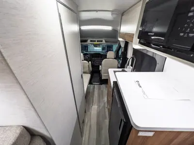 2027 Thor Motor Coach Talavera photo 5