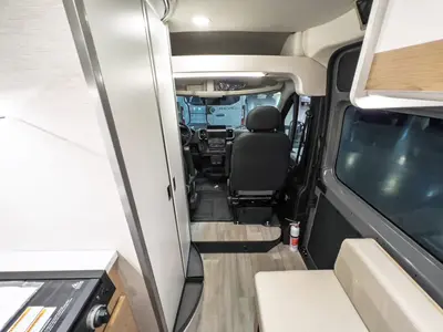 2027 Thor Motor Coach Rize photo 5