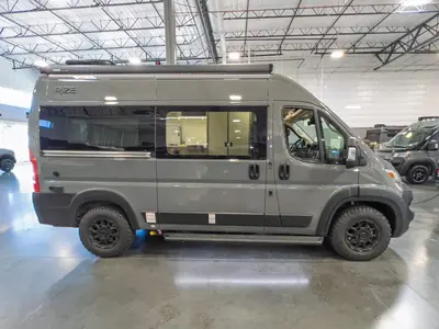 2027 Thor Motor Coach Rize photo 17
