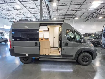 2027 Thor Motor Coach Rize photo 18
