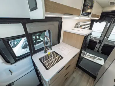 2027 Thor Motor Coach Talavera photo 10