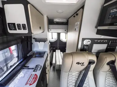 2027 Tiffin Motorhomes GH1 photo 6