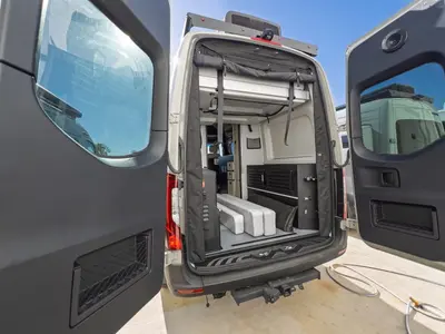 2027 Tiffin Motorhomes GH1 photo 2