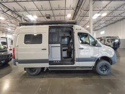 2027 Winnebago Revel photo 15