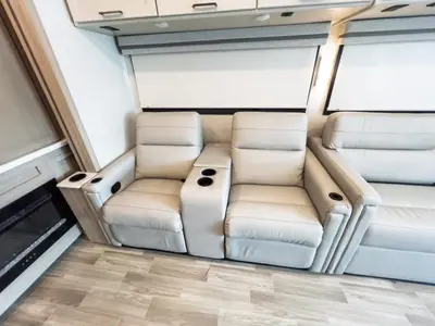 2027 Thor Motor Coach Windsport photo 10
