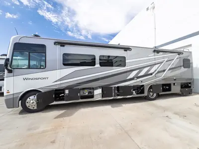 2027 Thor Motor Coach Windsport photo 29