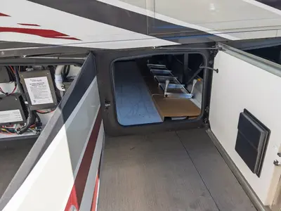 2027 Fleetwood Discovery LXE photo 26