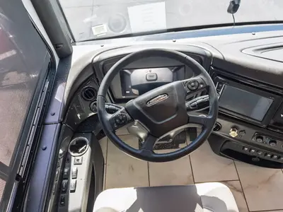 2027 Fleetwood Discovery LXE photo 3