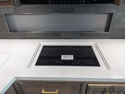2027 Fleetwood Discovery LXE photo 12