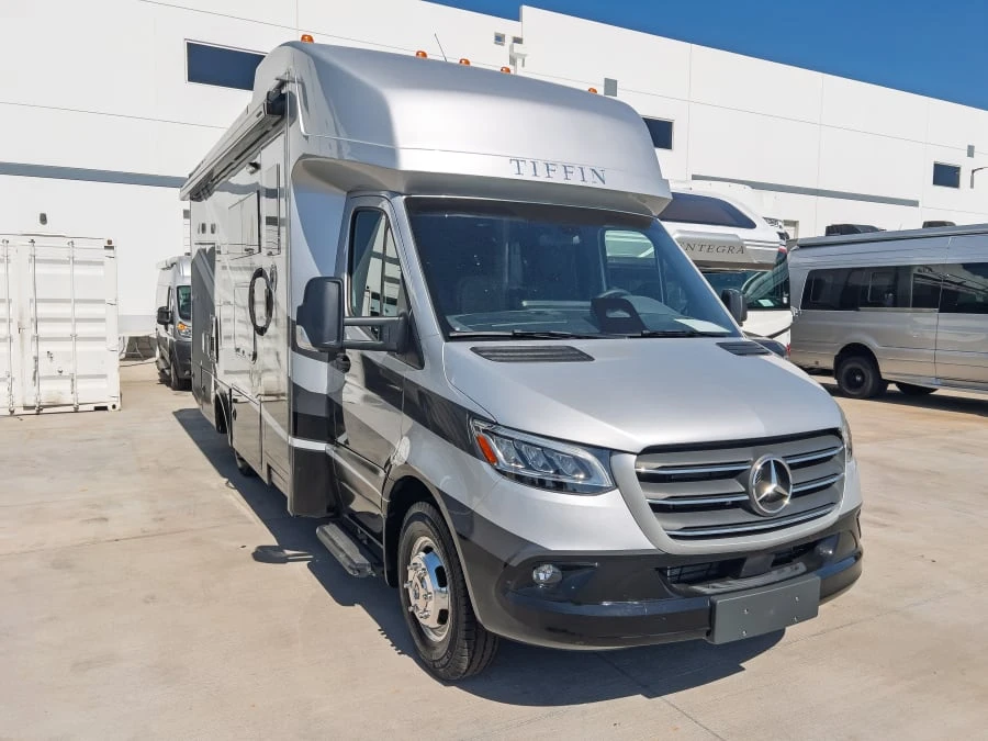 2027 Tiffin Motorhomes Wayfarer exterior