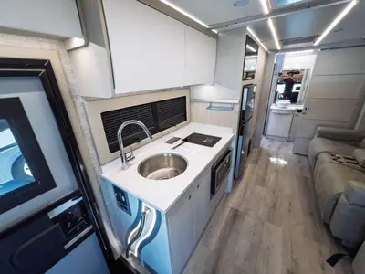 2027 Tiffin Motorhomes Wayfarer photo 9