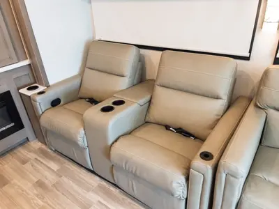 2027 Thor Motor Coach Windsport photo 9