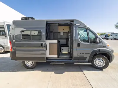 2027 Winnebago Solis Pocket photo 16
