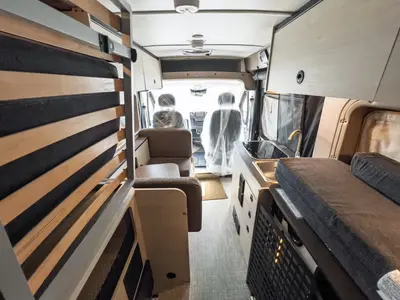 2027 Winnebago Solis Pocket photo 5