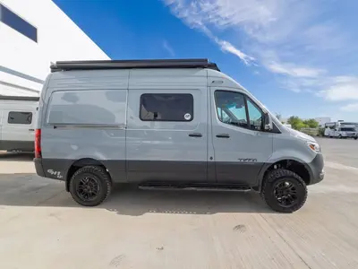 2027 Tiffin Motorhomes GH1 photo 15