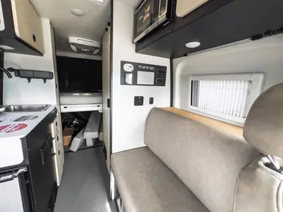 2027 Tiffin Motorhomes GH1 photo 7