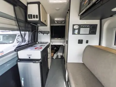 2027 Tiffin Motorhomes GH1 photo 6