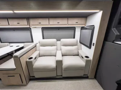 2027 Grand Design Lineage Series F photo 8