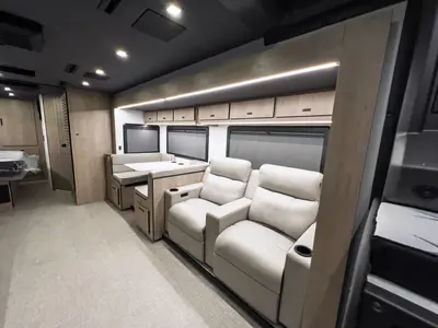2027 Grand Design Lineage Series F photo 7