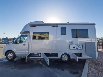 2027 Tiffin Motorhomes Wayfarer photo 24