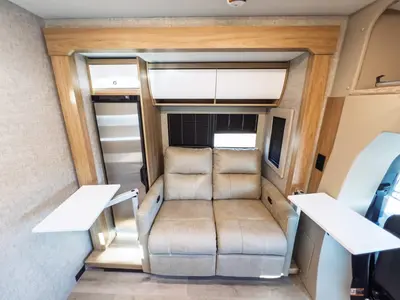 2027 Tiffin Motorhomes Wayfarer photo 8