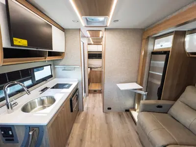 2027 Tiffin Motorhomes Wayfarer photo 6