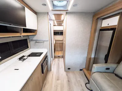 2027 Tiffin Motorhomes Wayfarer photo 6