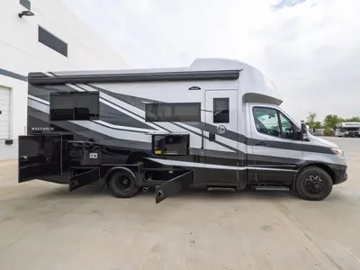 2027 Tiffin Motorhomes Wayfarer photo 18
