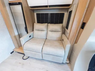 2027 Tiffin Motorhomes Wayfarer photo 8